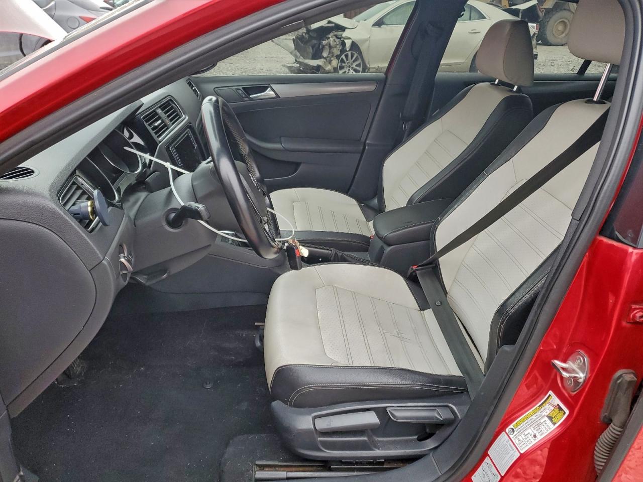 2016 VOLKSWAGEN JETTA SPORT photo 7