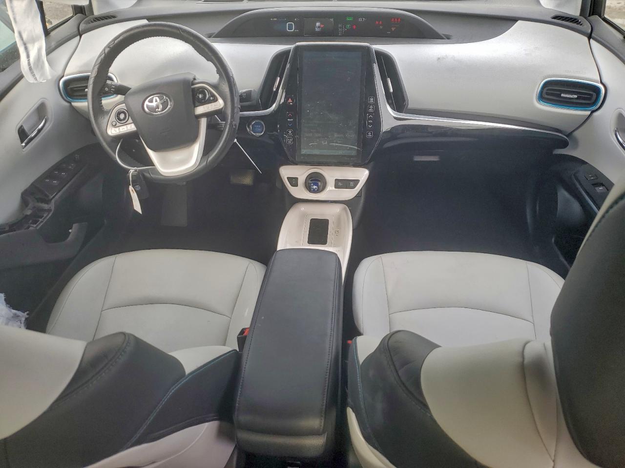 2018 TOYOTA PRIUS photo 8