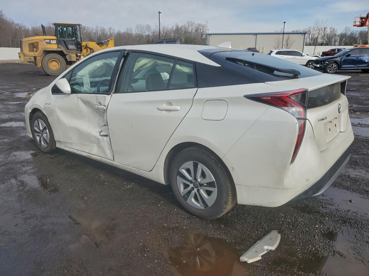2018 TOYOTA PRIUS photo 2