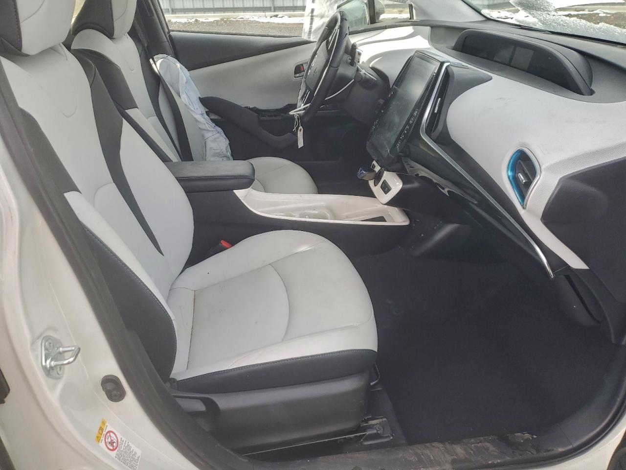 2018 TOYOTA PRIUS photo 7