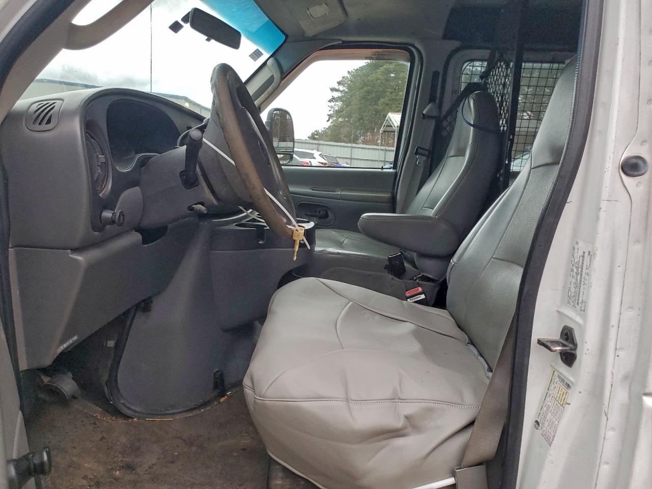 2006 FORD E150 UTILITY / SERVICE VAN photo 13