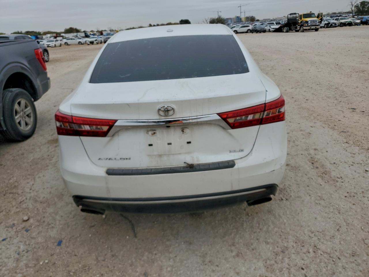 2016 TOYOTA AVALON XLE photo 11