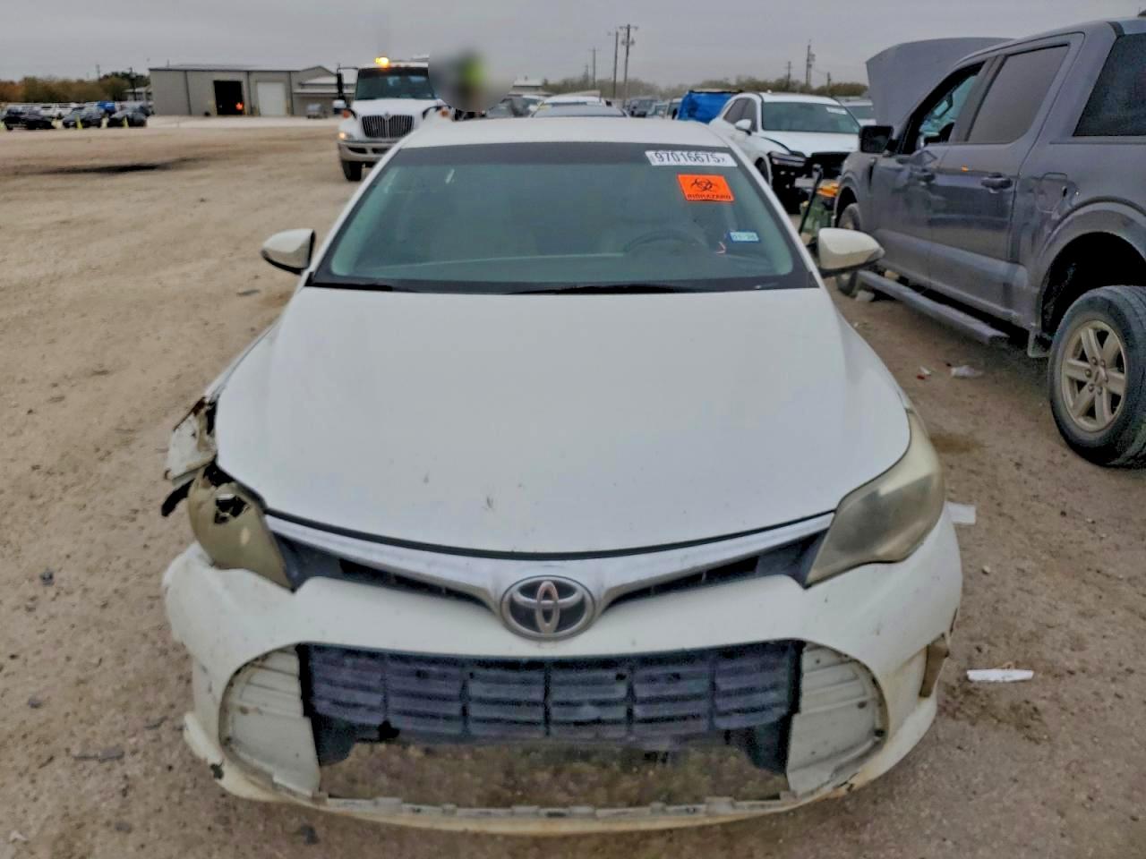 2016 TOYOTA AVALON XLE photo 9