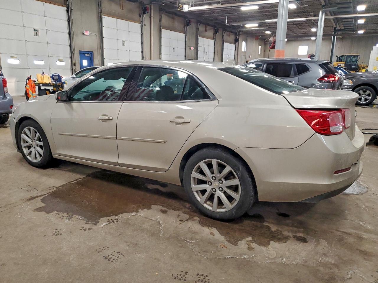 2014 CHEVROLET MALIBU 2LT photo 2