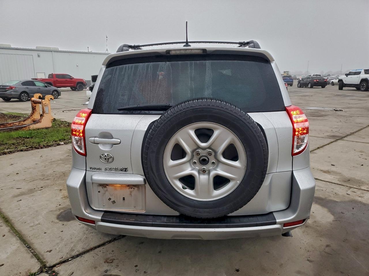 2010 TOYOTA RAV4 photo 6
