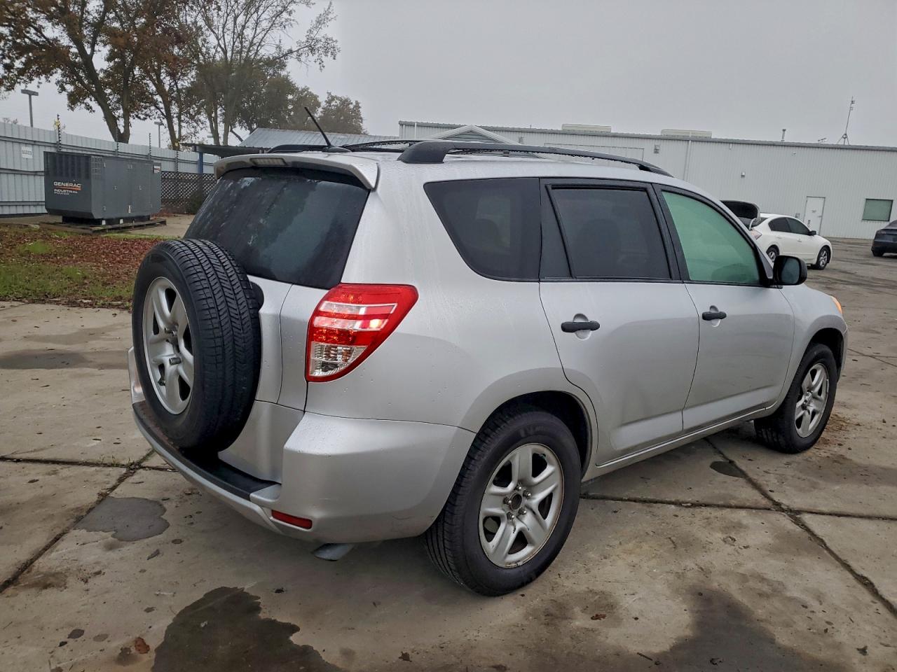 2010 TOYOTA RAV4 photo 3