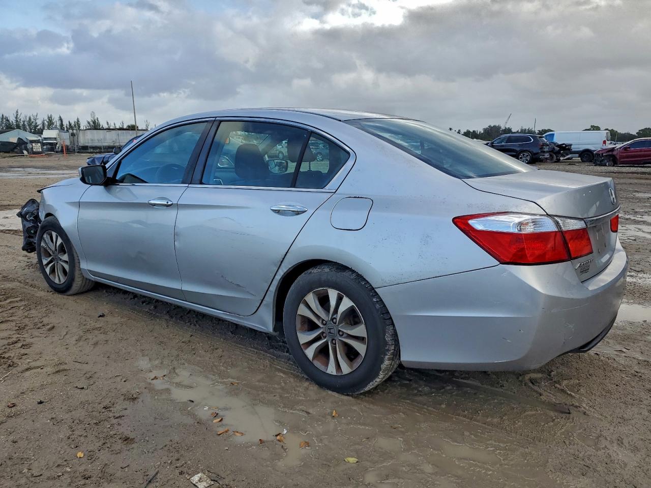 2015 HONDA ACCORD LX photo 3