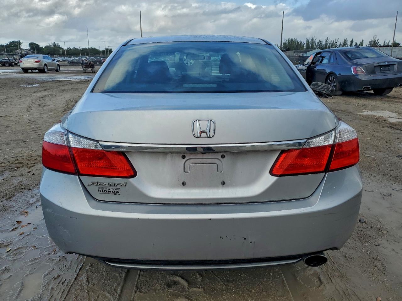 2015 HONDA ACCORD LX photo 11