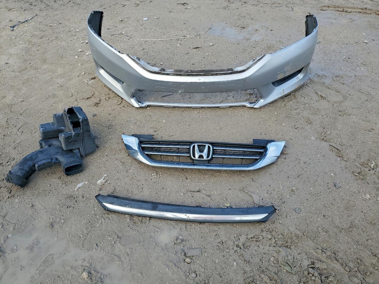 2015 HONDA ACCORD LX photo 23