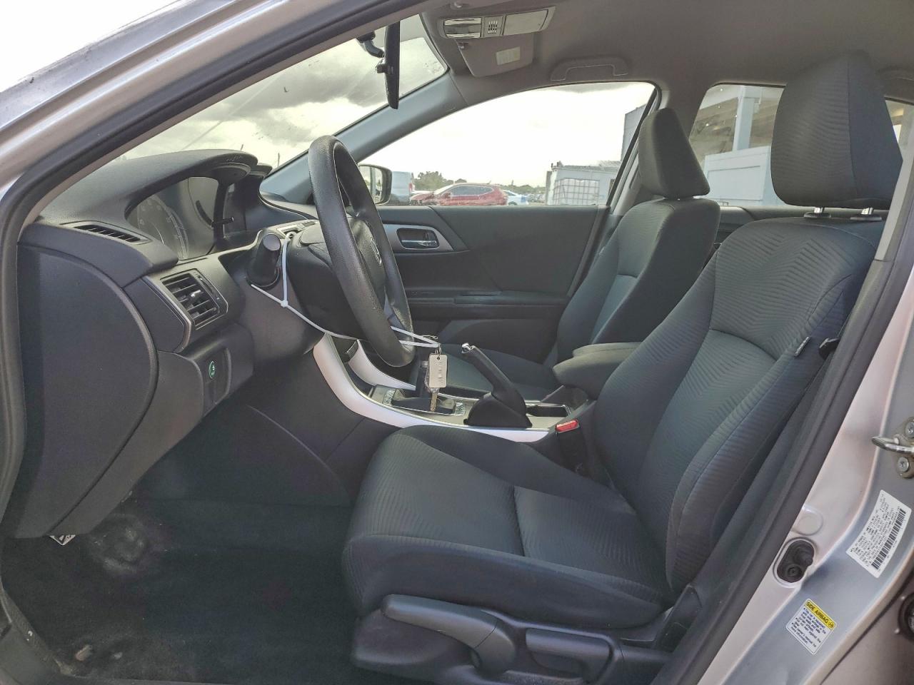 2015 HONDA ACCORD LX photo 13