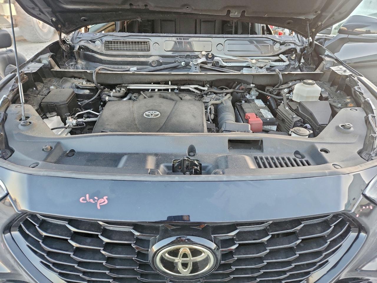 2021 TOYOTA HIGHLANDER XLE photo 12
