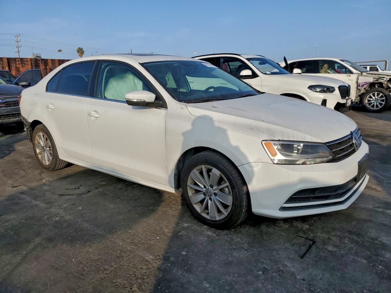 2015 VOLKSWAGEN JETTA SE photo 4