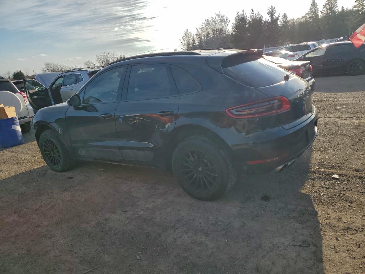 2017 PORSCHE MACAN S photo 2