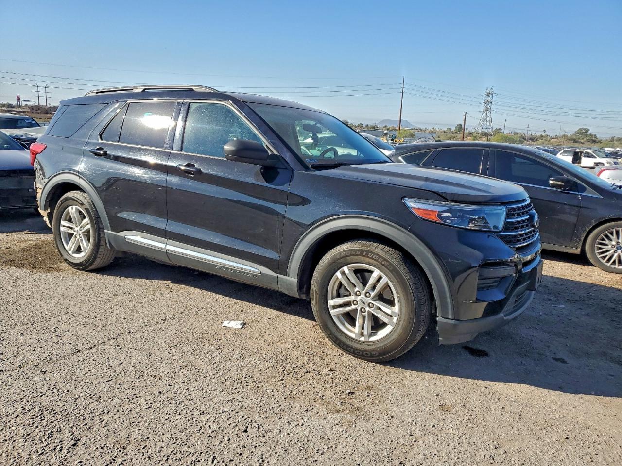 2020 FORD EXPLORER XLT photo 4