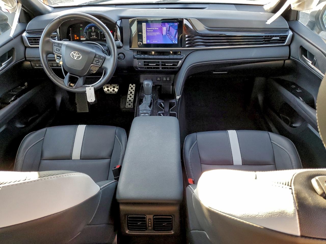 2025 TOYOTA CAMRY XSE photo 22