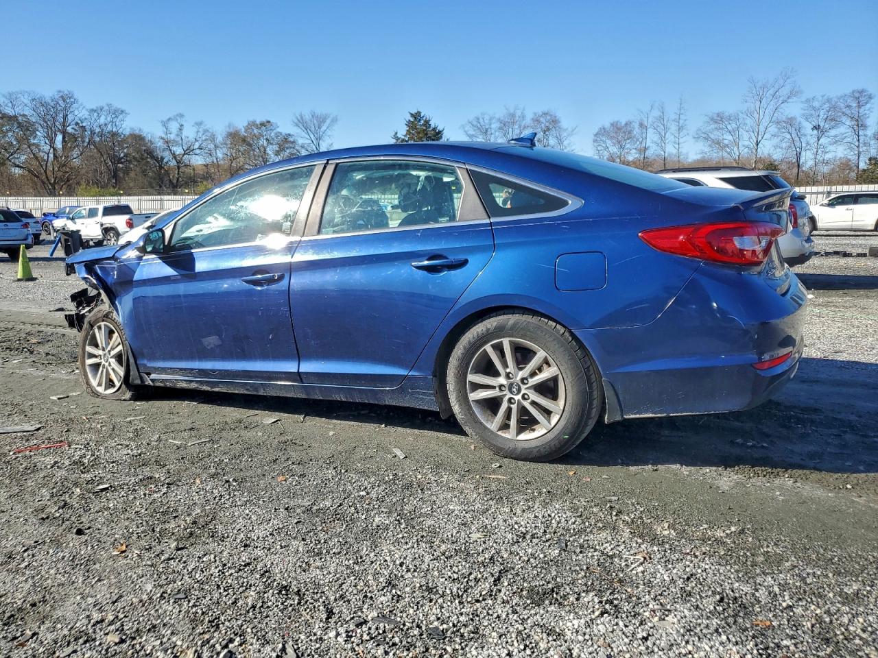 2015 HYUNDAI SONATA SE photo 4