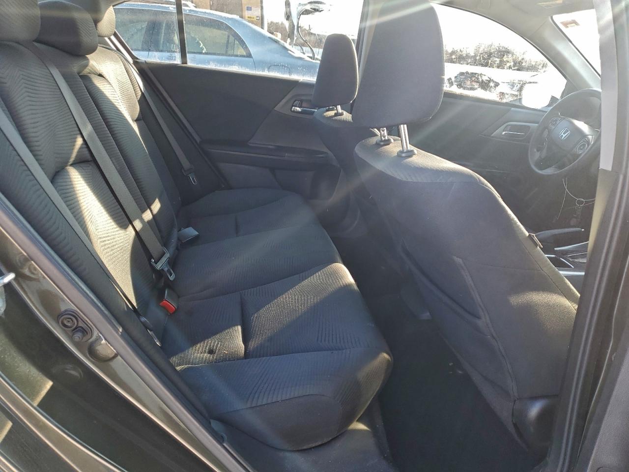 2015 HONDA ACCORD LX photo 19