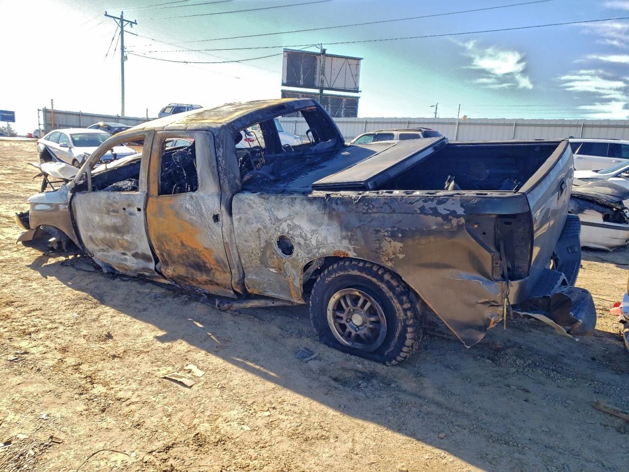 2011 TOYOTA TUNDRA DOUBLE CAB SR5 photo 3