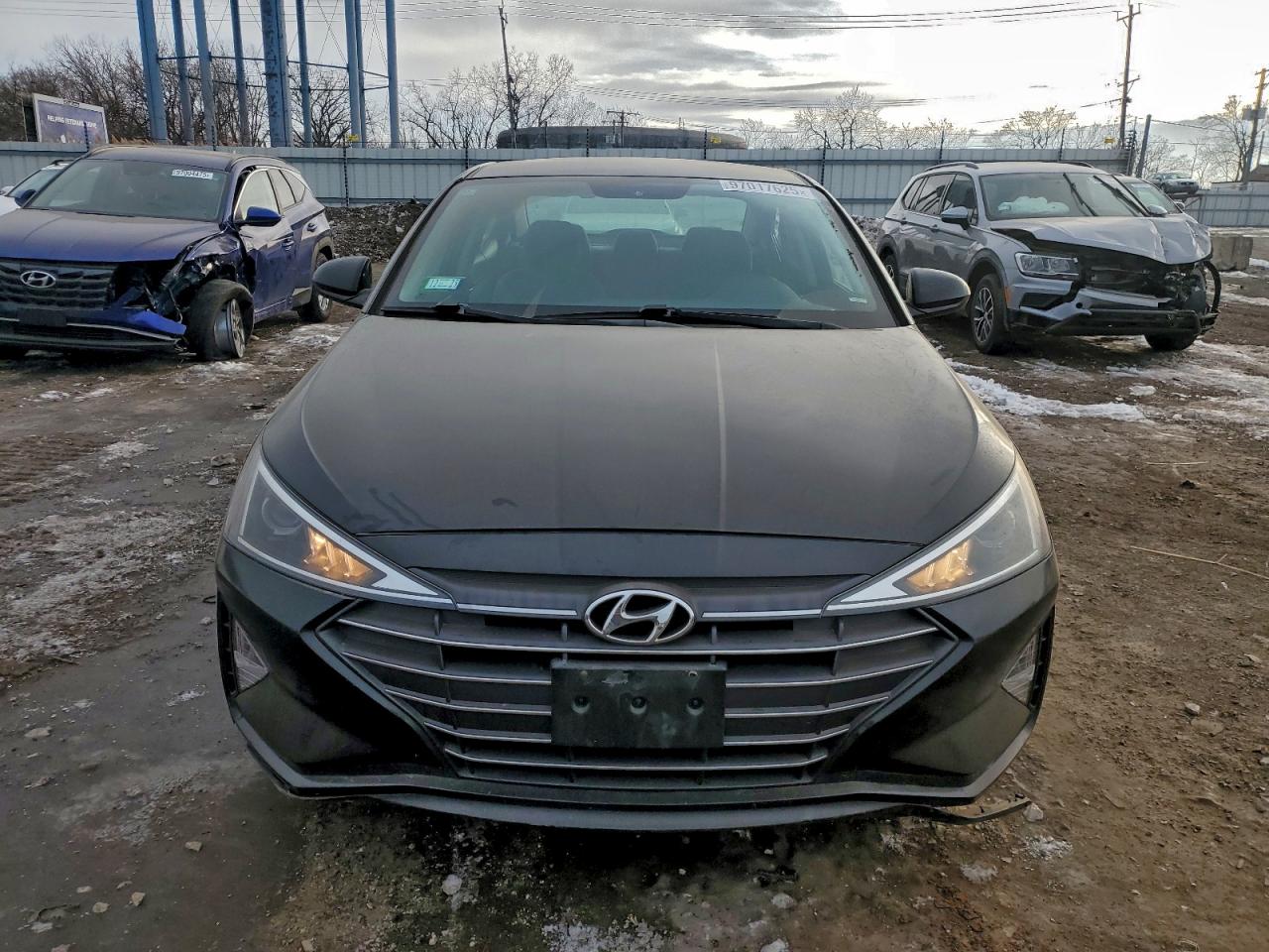 2019 HYUNDAI ELANTRA SE photo 9