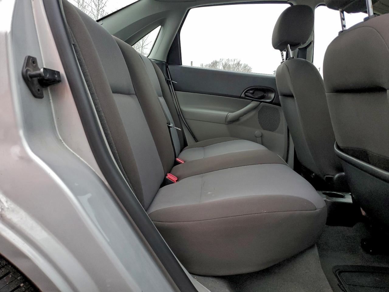 2007 FORD FOCUS ZX4 photo 19