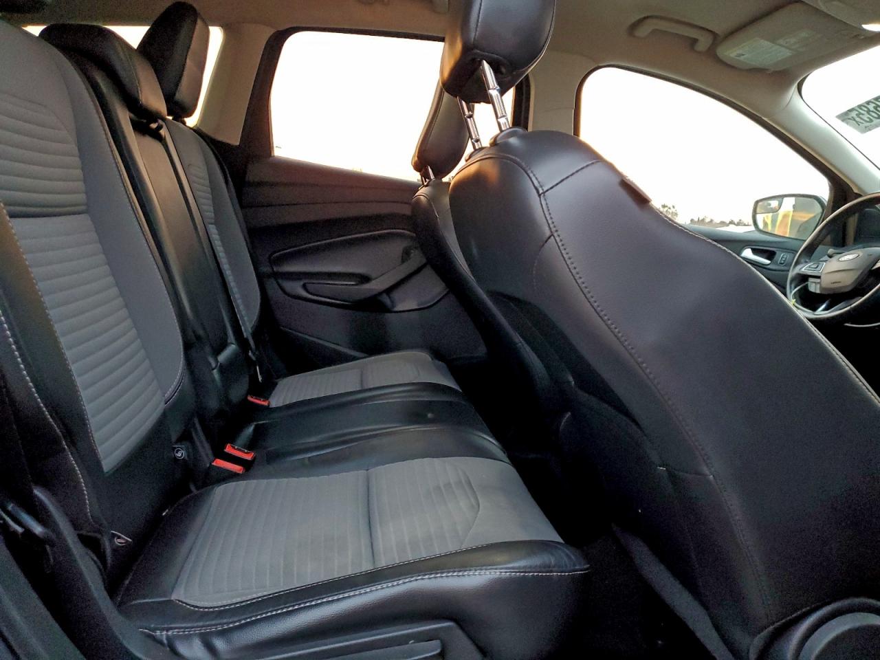 2019 FORD ESCAPE SE photo 11