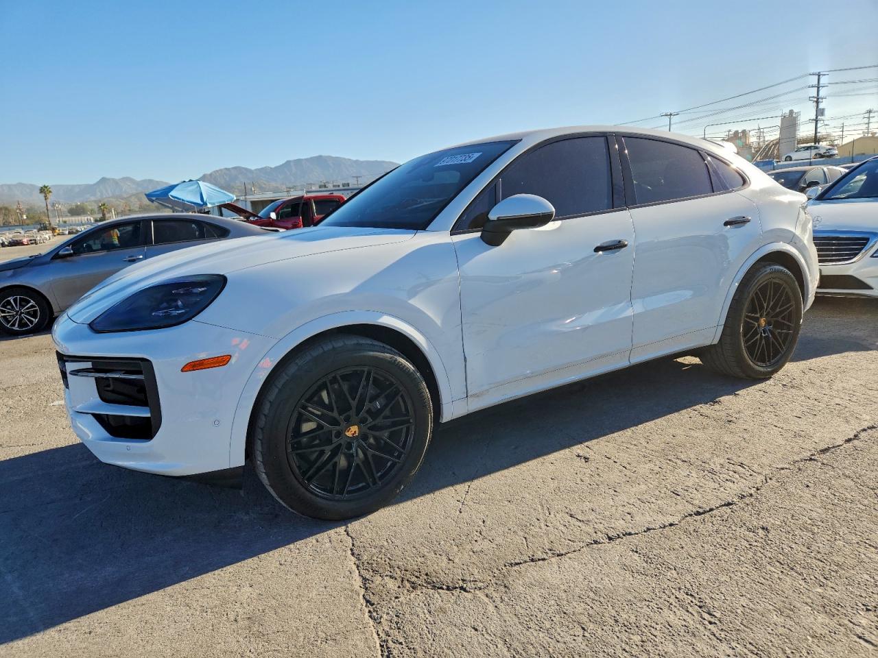2024 PORSCHE CAYENNE