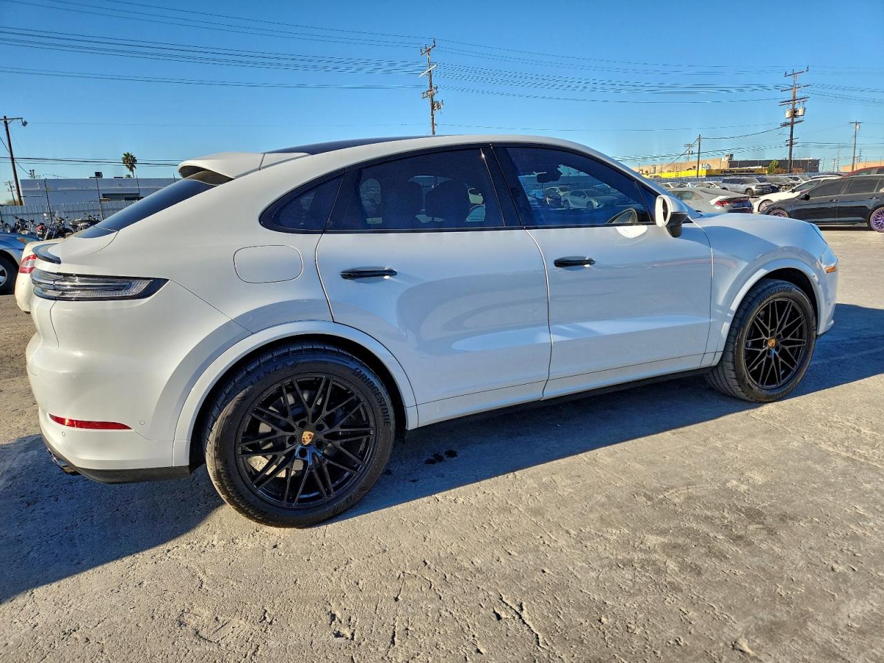 2024 PORSCHE CAYENNE COUPE photo 3