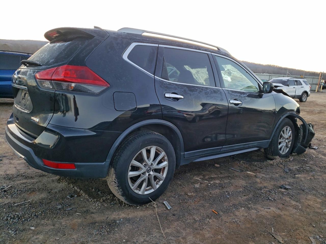 2019 NISSAN ROGUE S photo 5