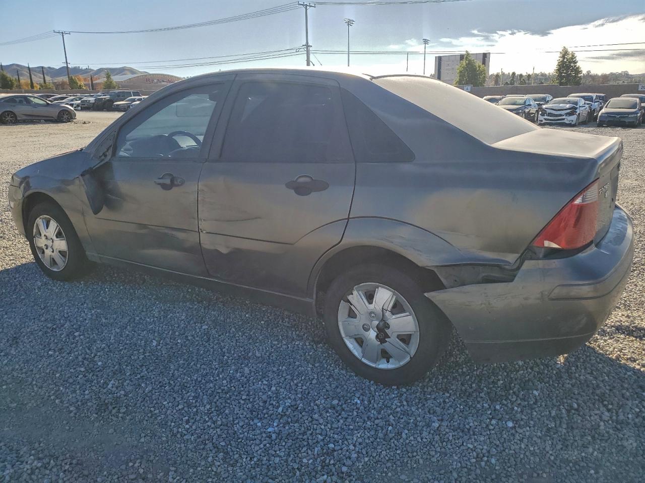 2007 FORD FOCUS ZX4 photo 2