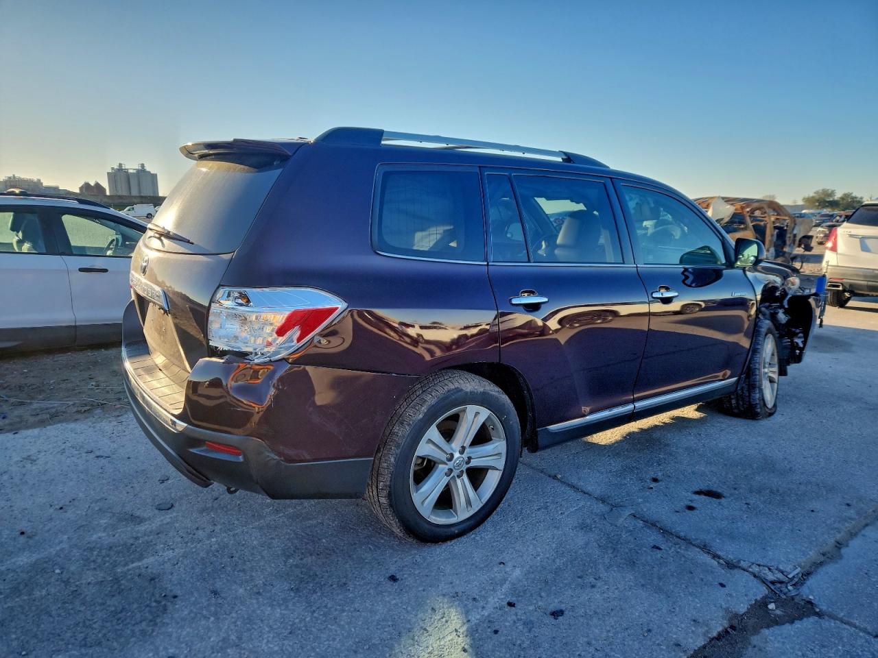 2013 TOYOTA HIGHLANDER LIMITED photo 3