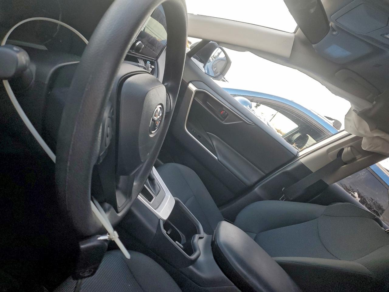 2024 TOYOTA RAV4 LE photo 7