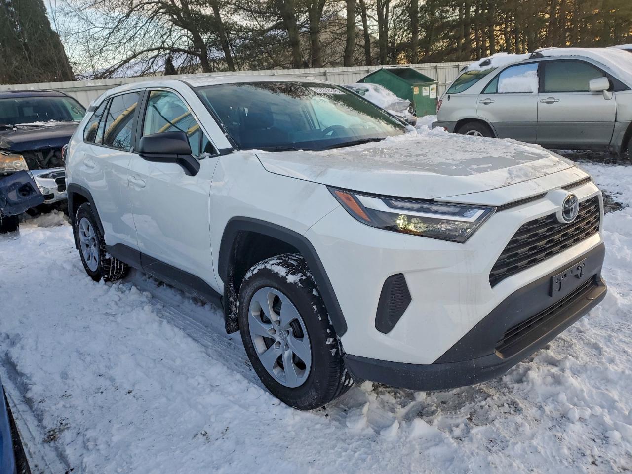 2024 TOYOTA RAV4 LE photo 4