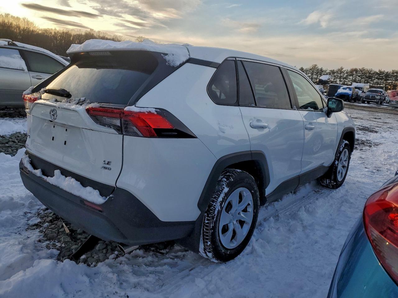 2024 TOYOTA RAV4 LE photo 3