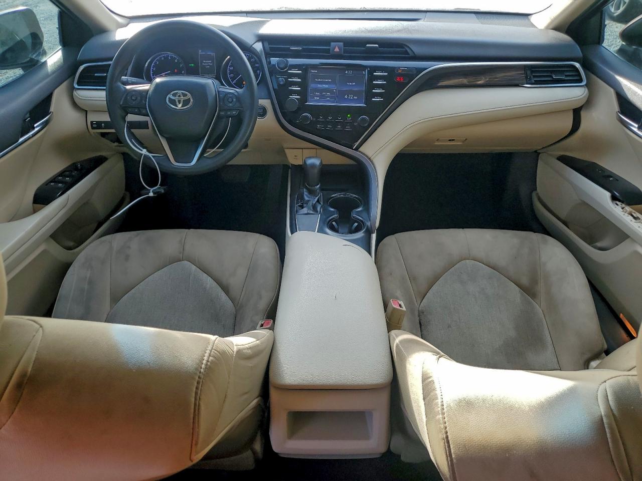 2018 TOYOTA CAMRY L photo 8