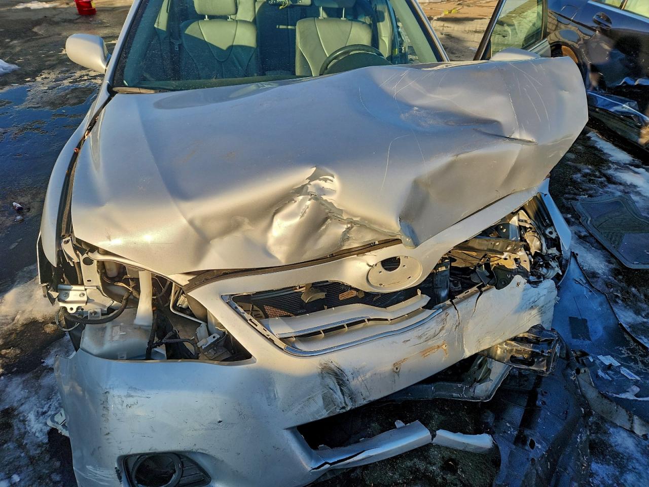 2011 TOYOTA CAMRY SE photo 11