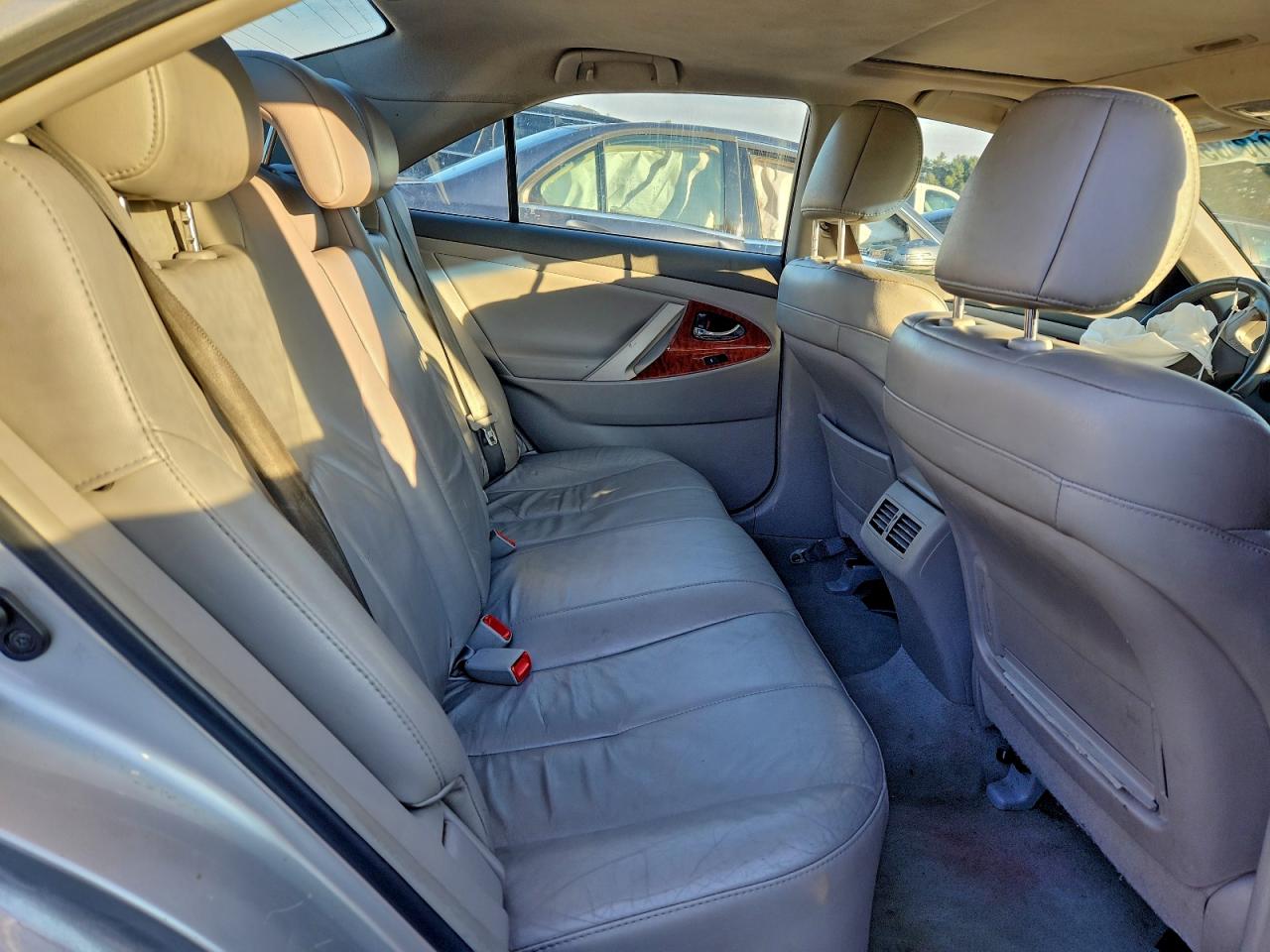 2011 TOYOTA CAMRY SE photo 10
