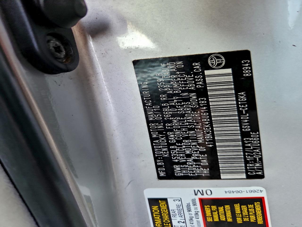2011 TOYOTA CAMRY SE photo 12