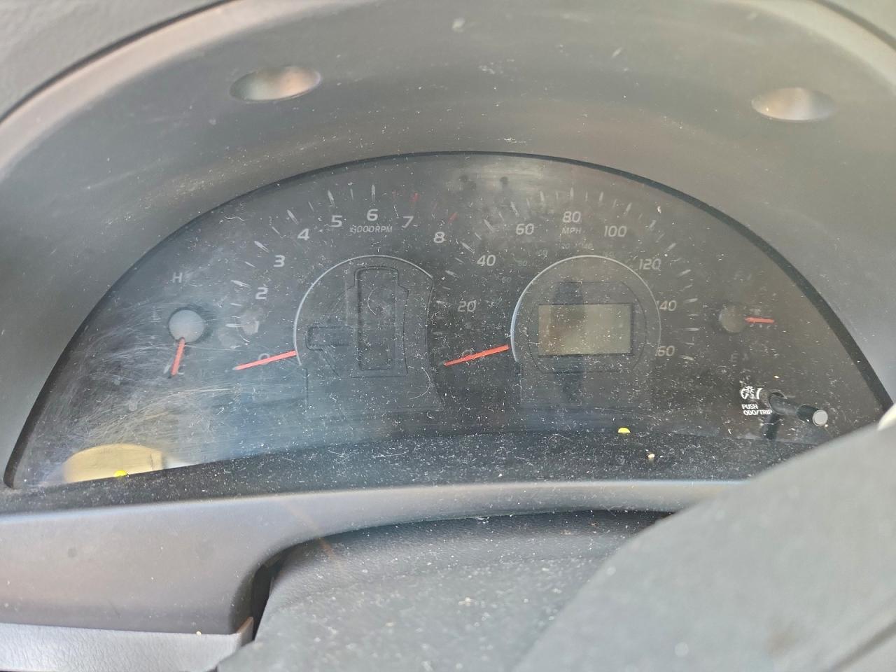 2011 TOYOTA CAMRY SE photo 9