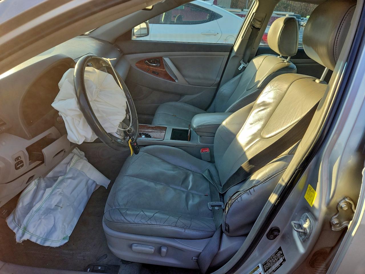 2011 TOYOTA CAMRY SE photo 7