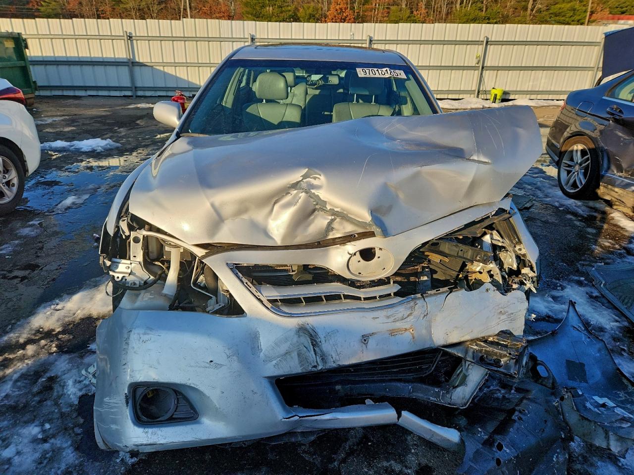 2011 TOYOTA CAMRY SE photo 5