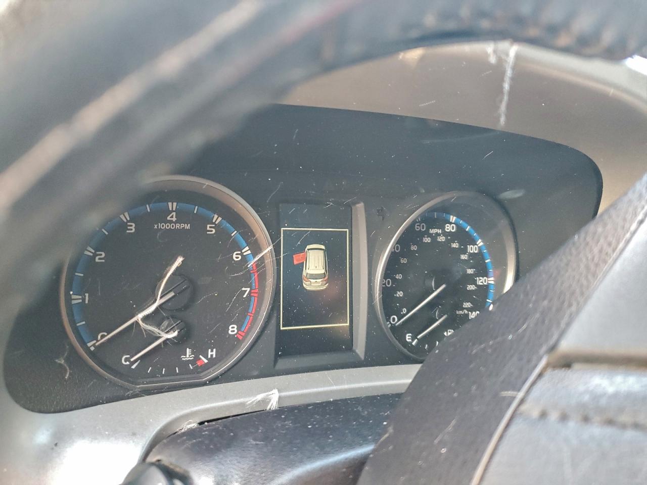 2017 TOYOTA RAV4 XLE photo 25