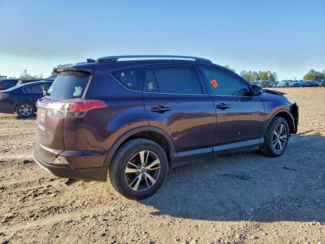 2017 TOYOTA RAV4 XLE photo 7