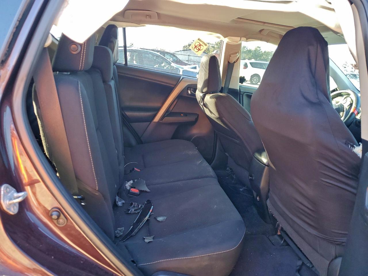 2017 TOYOTA RAV4 XLE photo 31