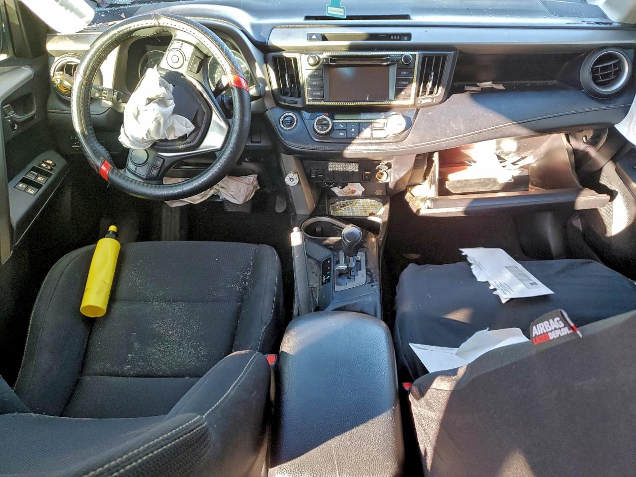 2017 TOYOTA RAV4 XLE photo 22