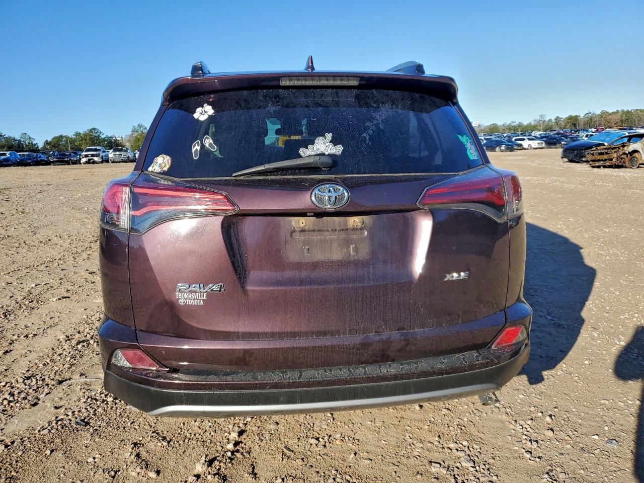 2017 TOYOTA RAV4 XLE photo 16