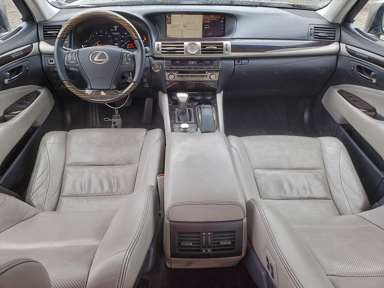 2016 LEXUS LS 460 photo 8