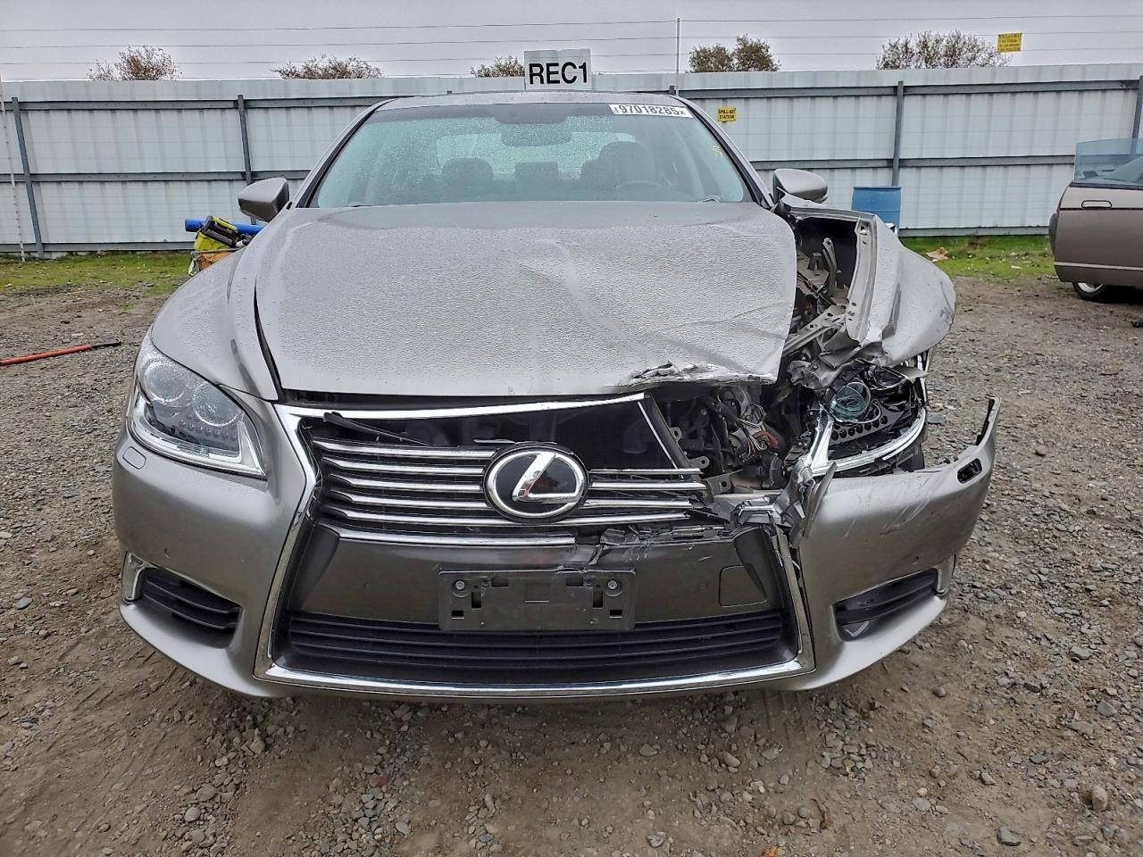 2016 LEXUS LS 460 photo 5