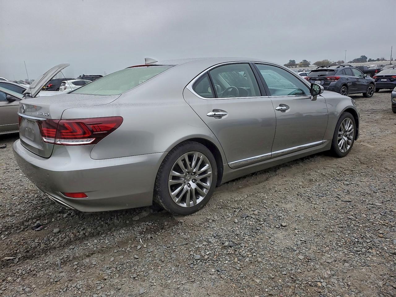 2016 LEXUS LS 460 photo 3