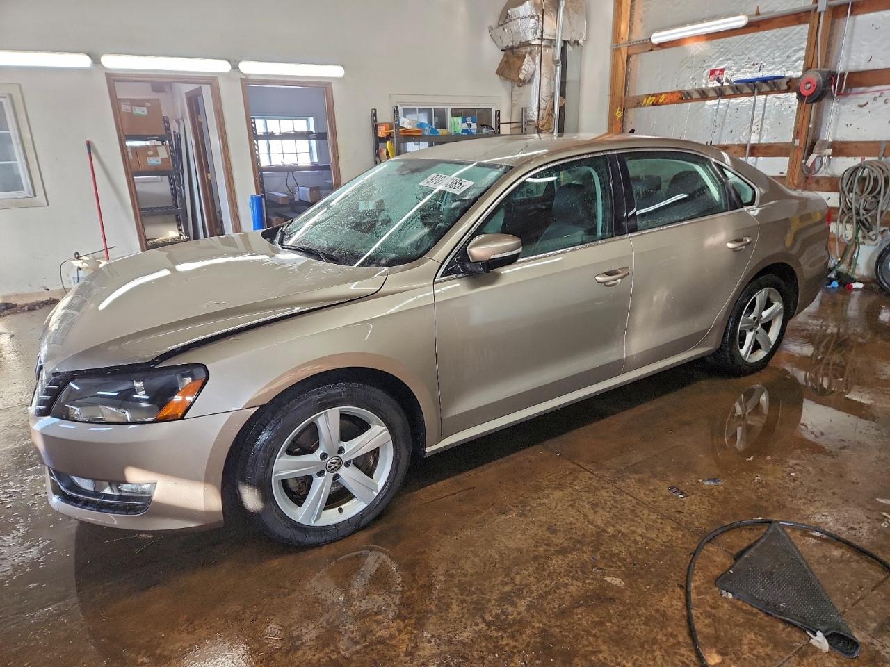 2015 VOLKSWAGEN PASSAT