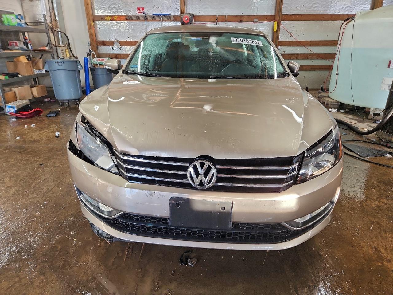 2015 VOLKSWAGEN PASSAT S photo 9